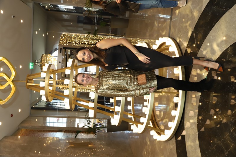 Sofitel Istanbul Taksim�den Gelece�e I��k Tutan Y�lba�� A�ac� Daveti